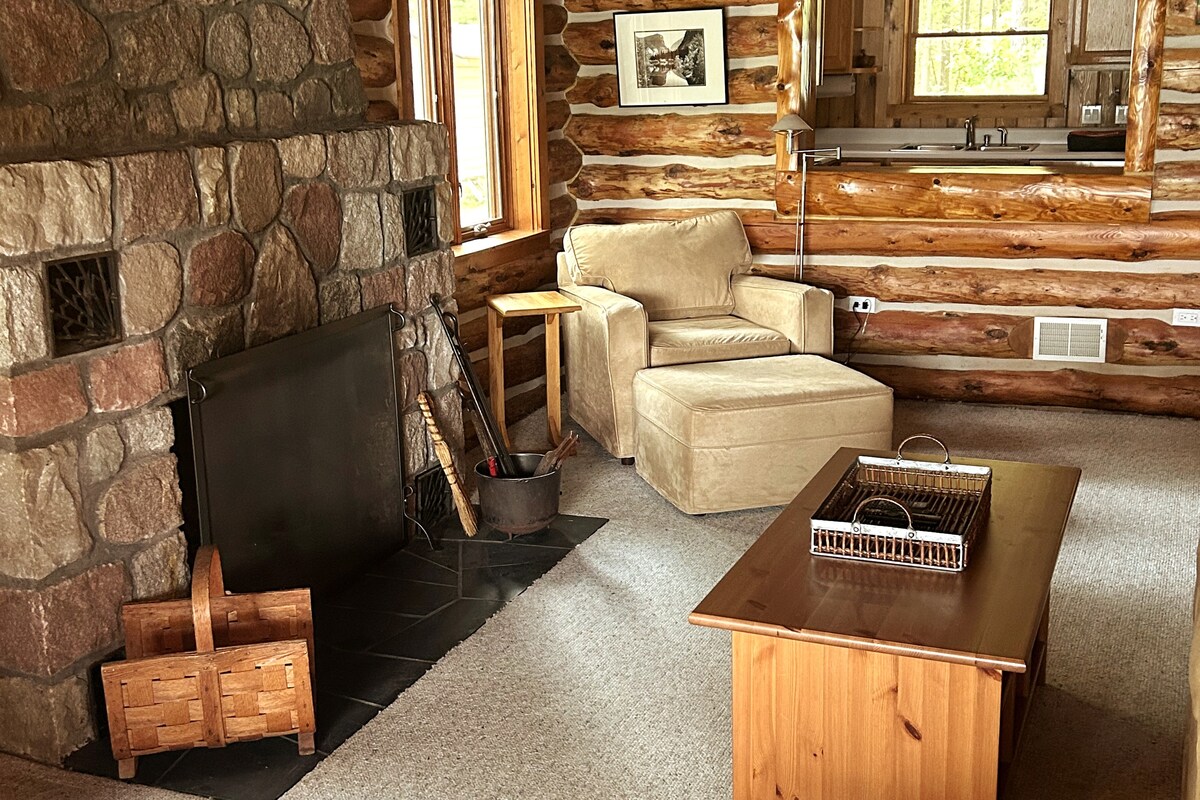 Clear Lake Resort - Lake Front Log Home w/dock