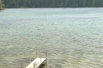 Clear Lake Resort - Lake Front Log Home w/dock