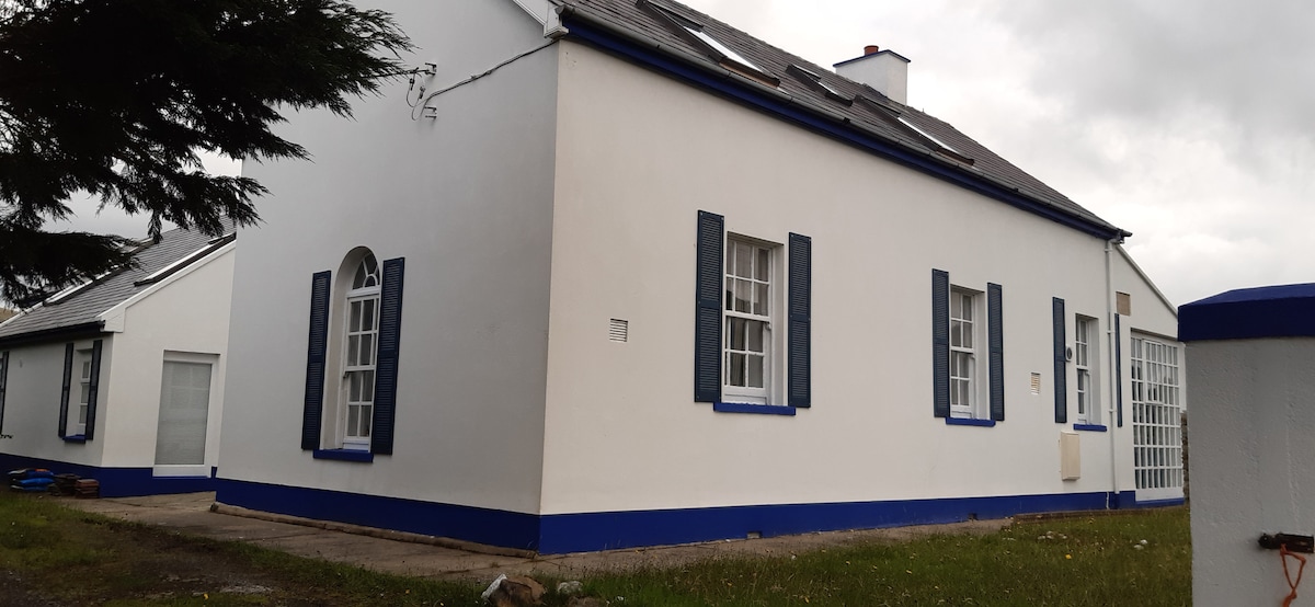 The Schoolhouse Lougheraherk Glencolmcille Donegal