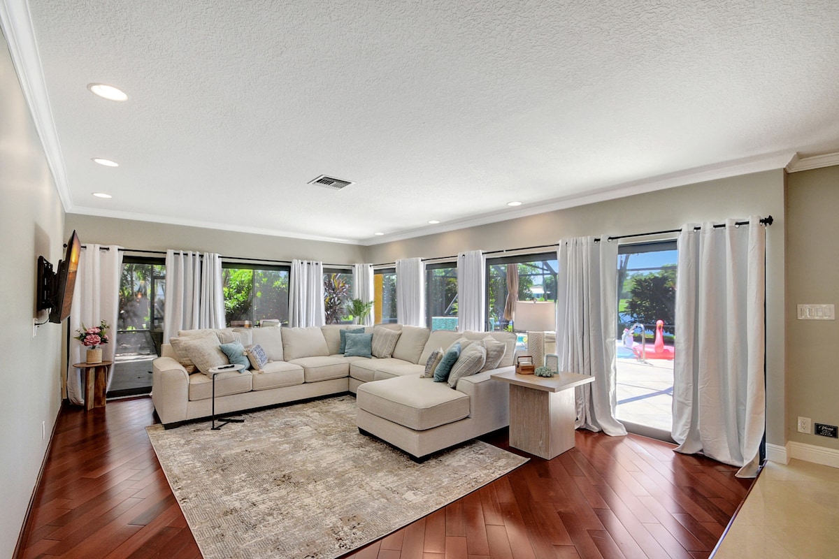 Delray | Billiards | Pool | Lake View | 3BD