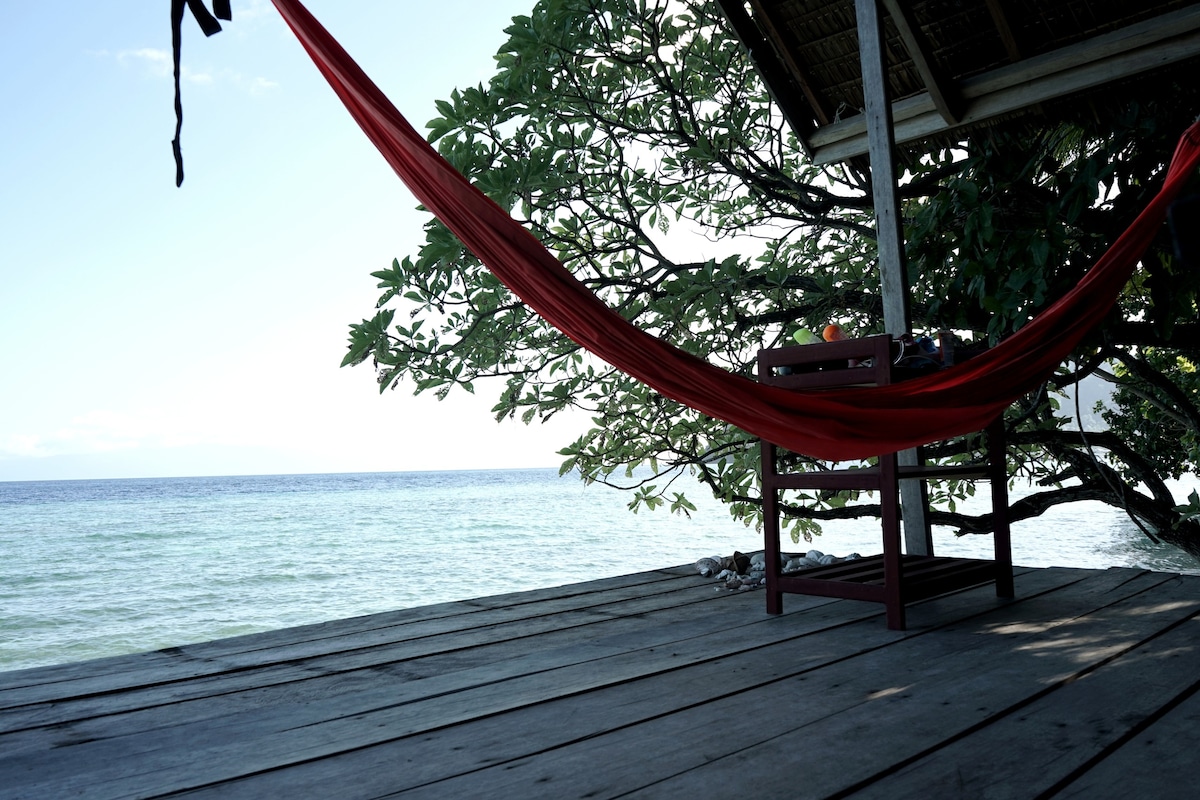 Luminous Cabin in Raja Ampat