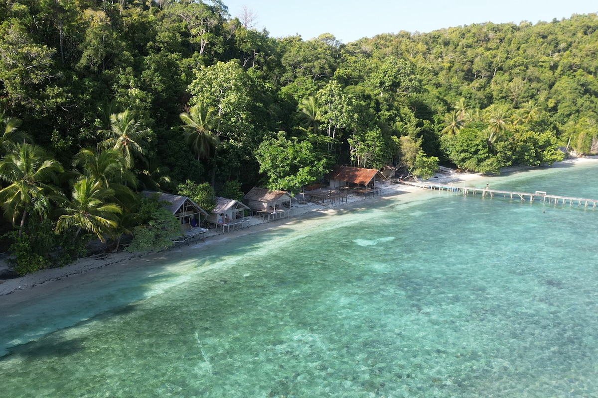 Luminous Cabin in Raja Ampat