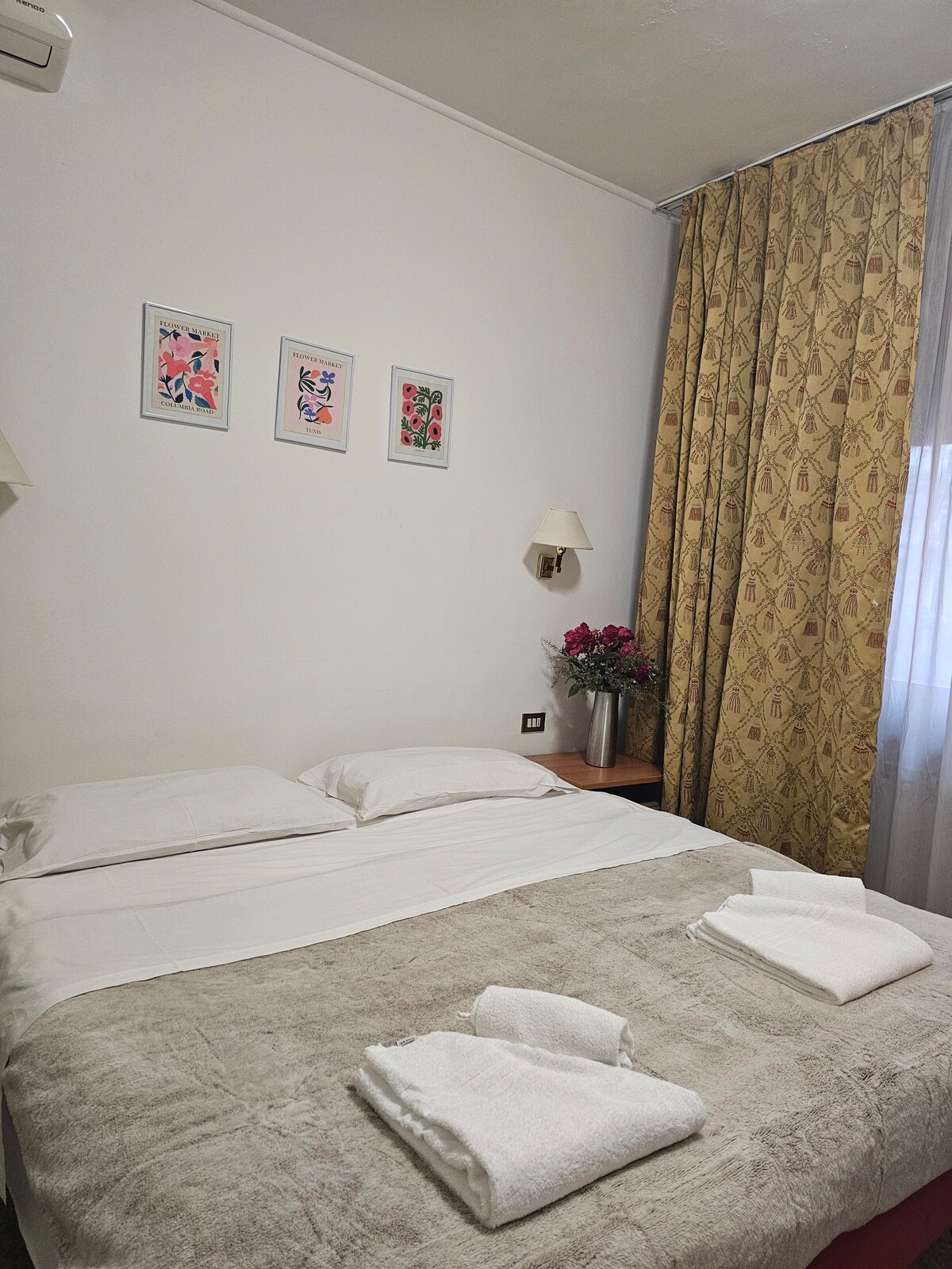 Double Room Camelia Mestre