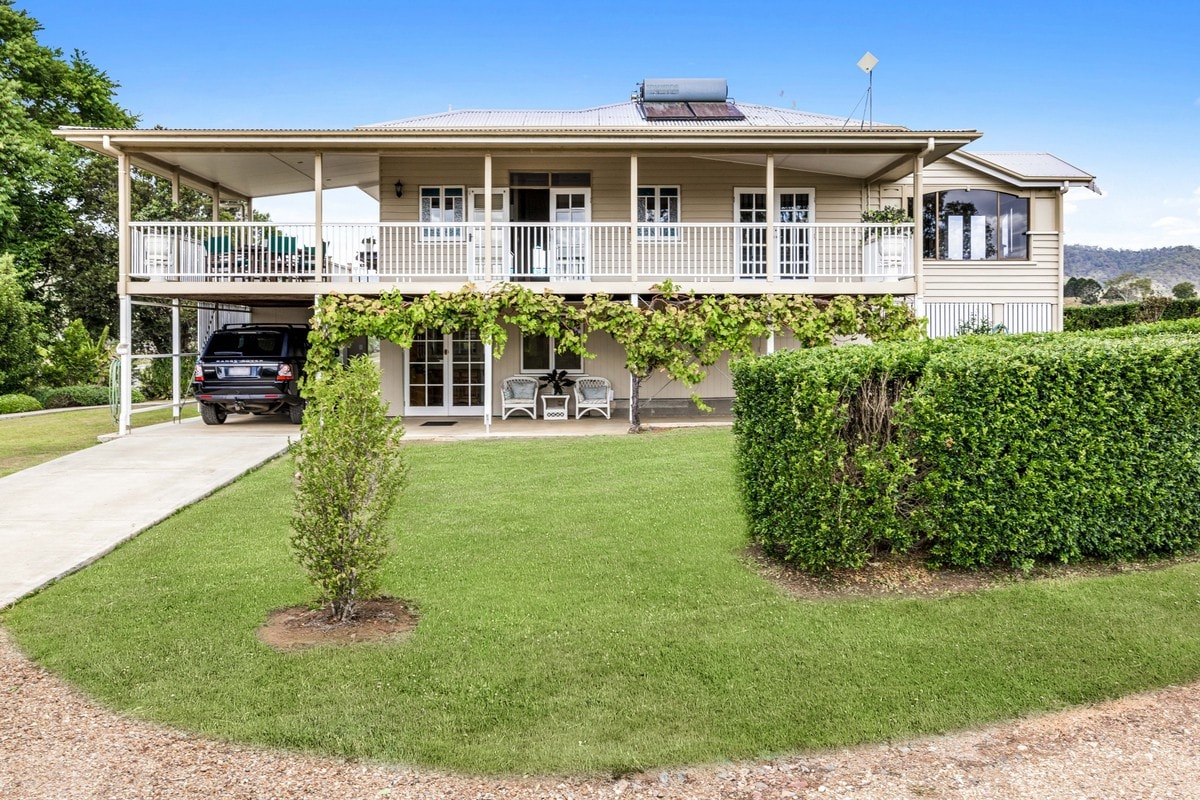 Adelong Farm House