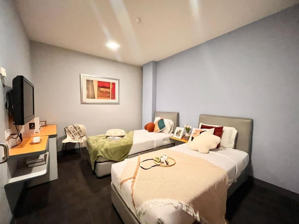 Pudu KL | Standard Twin Bedroom | 2 Single Beds