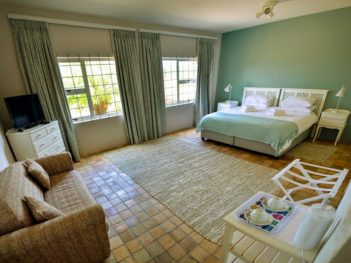 Addo River-View Lodge - Lower Suite