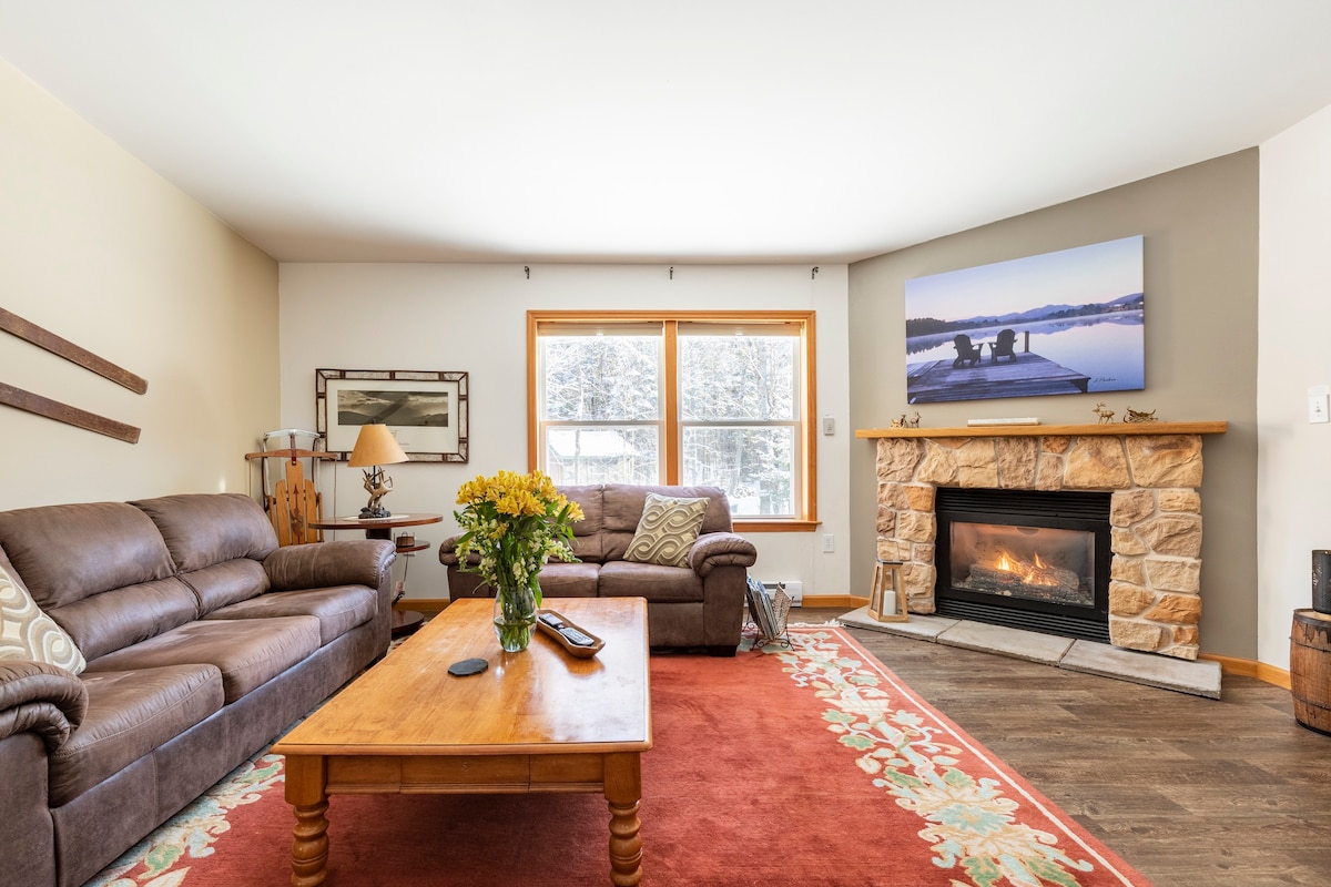 Bear Cub Lodge - An Adirondack Mountain Retreat