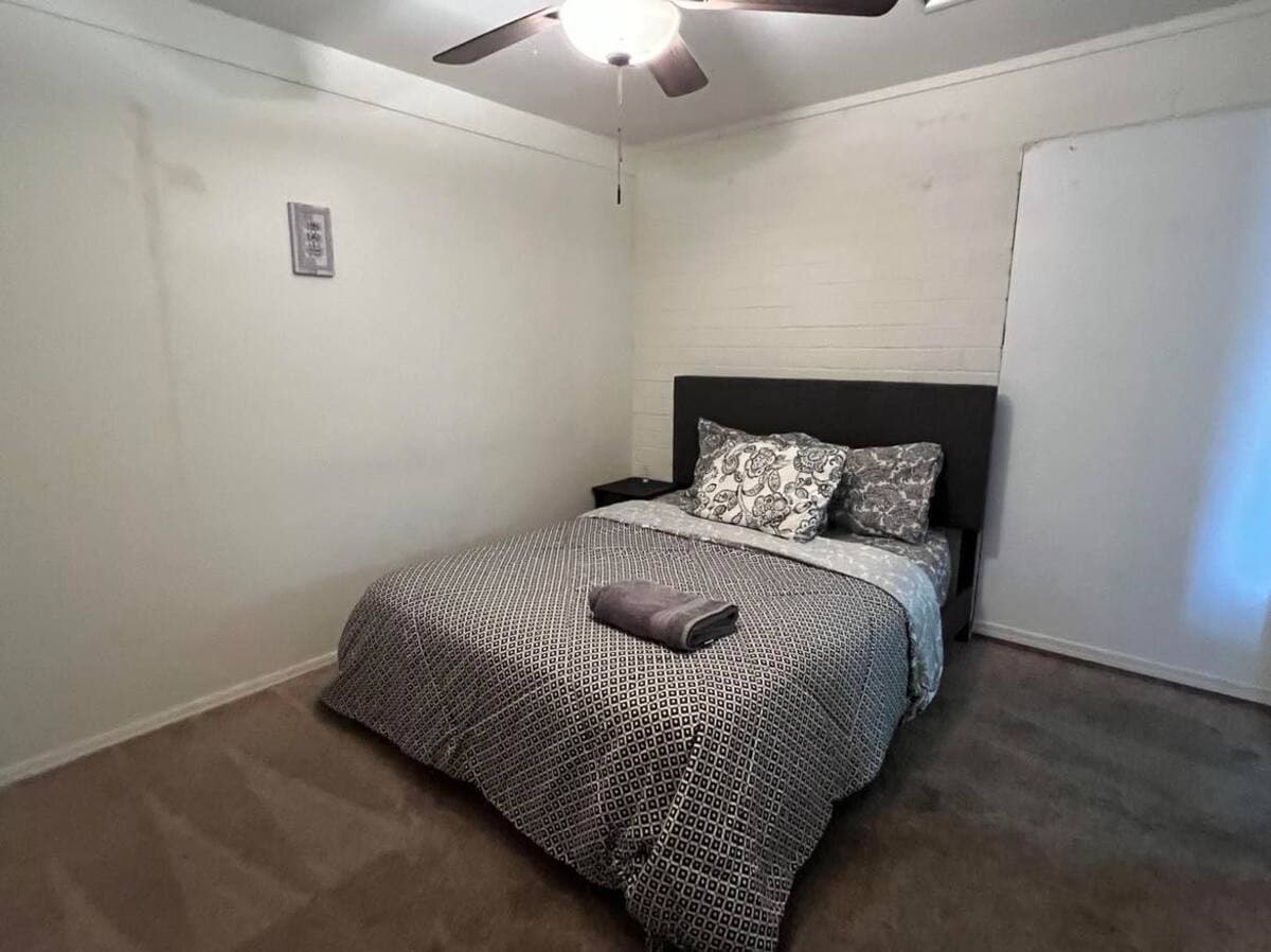 North Phoenix Homeshare ~ Room 1