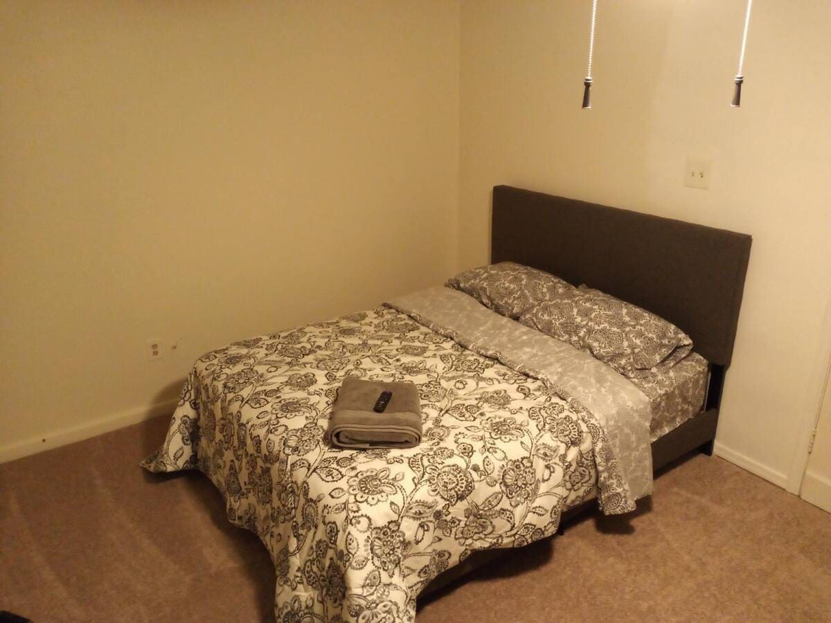 North Phoenix Homeshare ~ Room 1