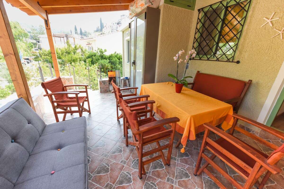 Cosy Apartment in Samos Town