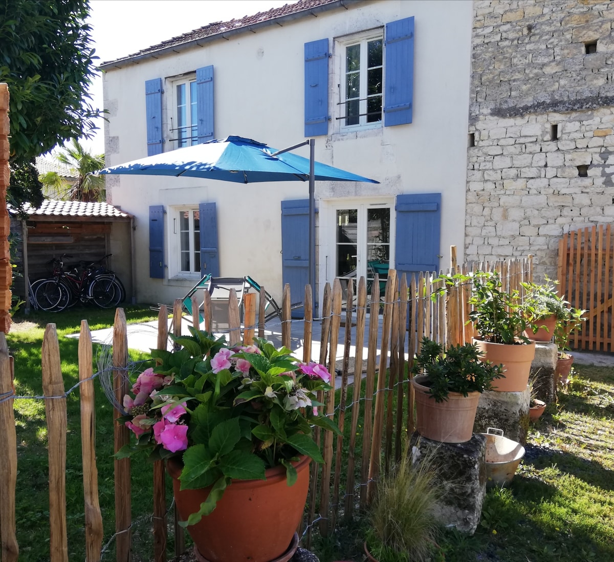 Le petit clos de la rivière
 maison charentaise