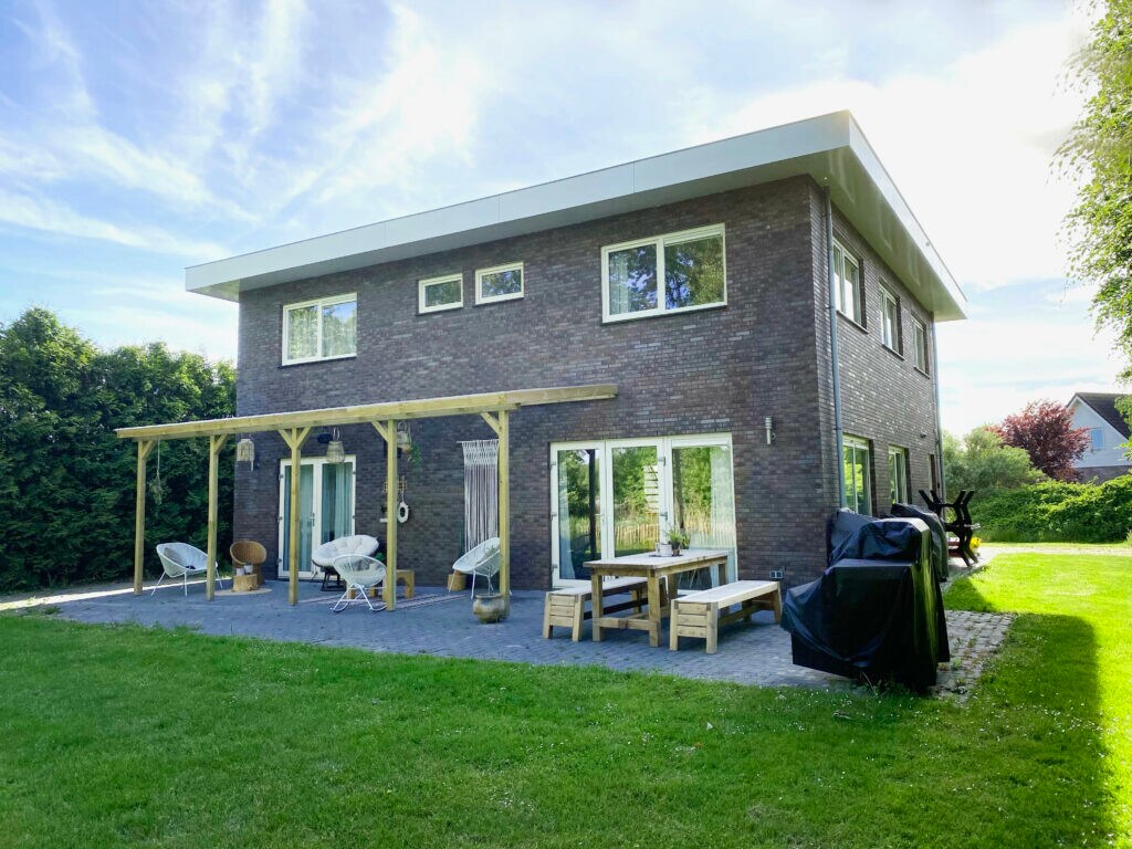 Villa Zeewolde * familiehuis 22 pers 7 kamers