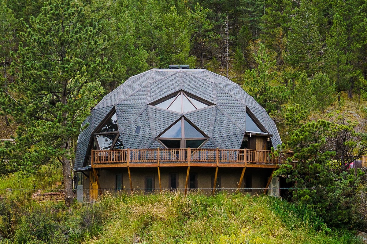 The Legendary Snow Globe of Estes Park