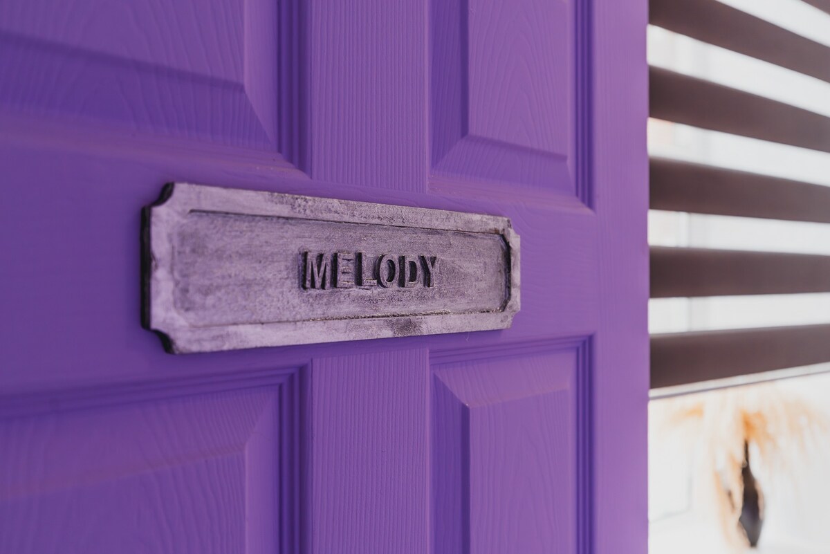 Melody: self-contained apartment