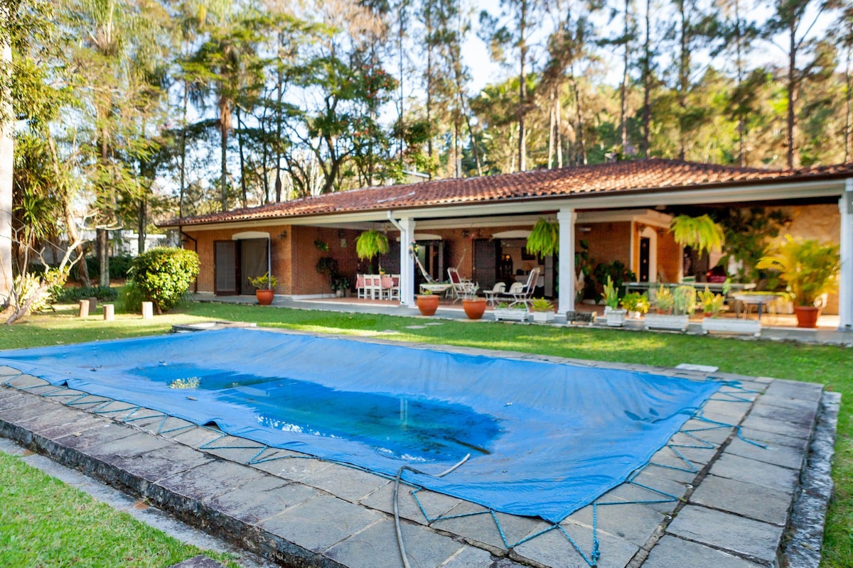 Sítio Santo Antônio com piscina e churrasqueira