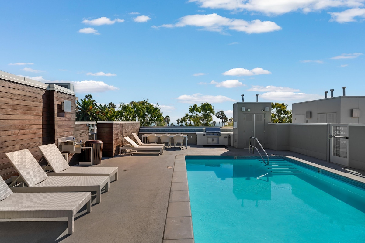 Santa Monica Oceanview Retreat: Duplex Penthouse