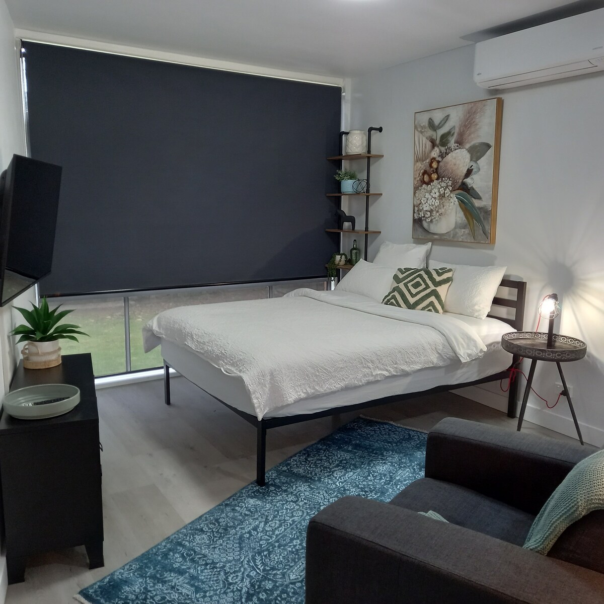 At Home Apartments - 5 Mac Bedsit