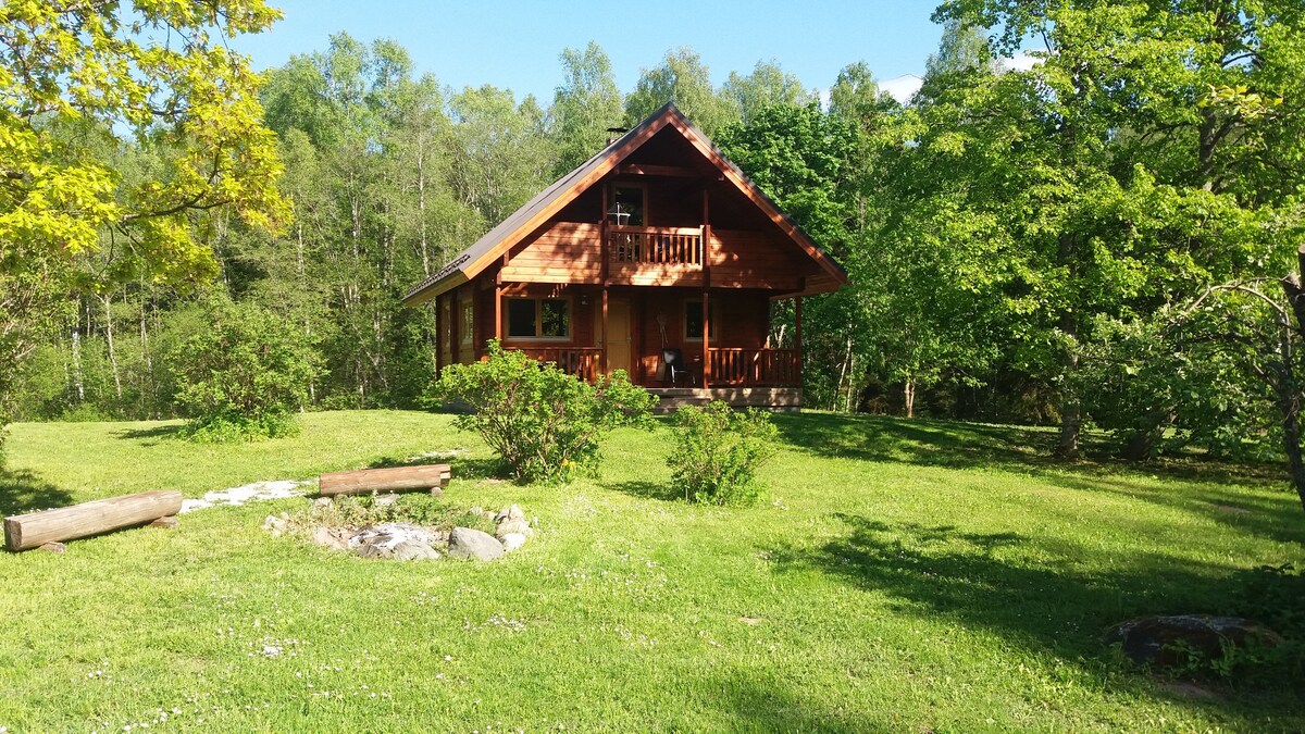 House near Viitna Lakes and Forest
