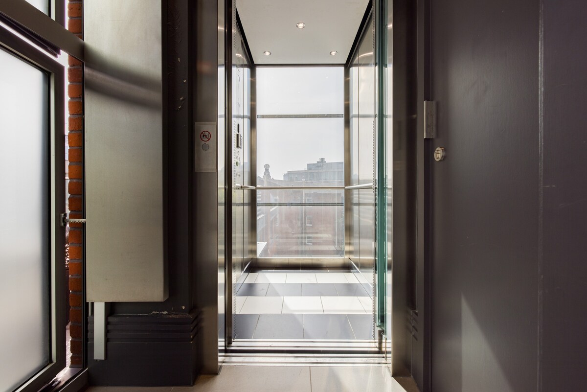 令人惊叹的三卧室顶层公寓，配有私人电梯