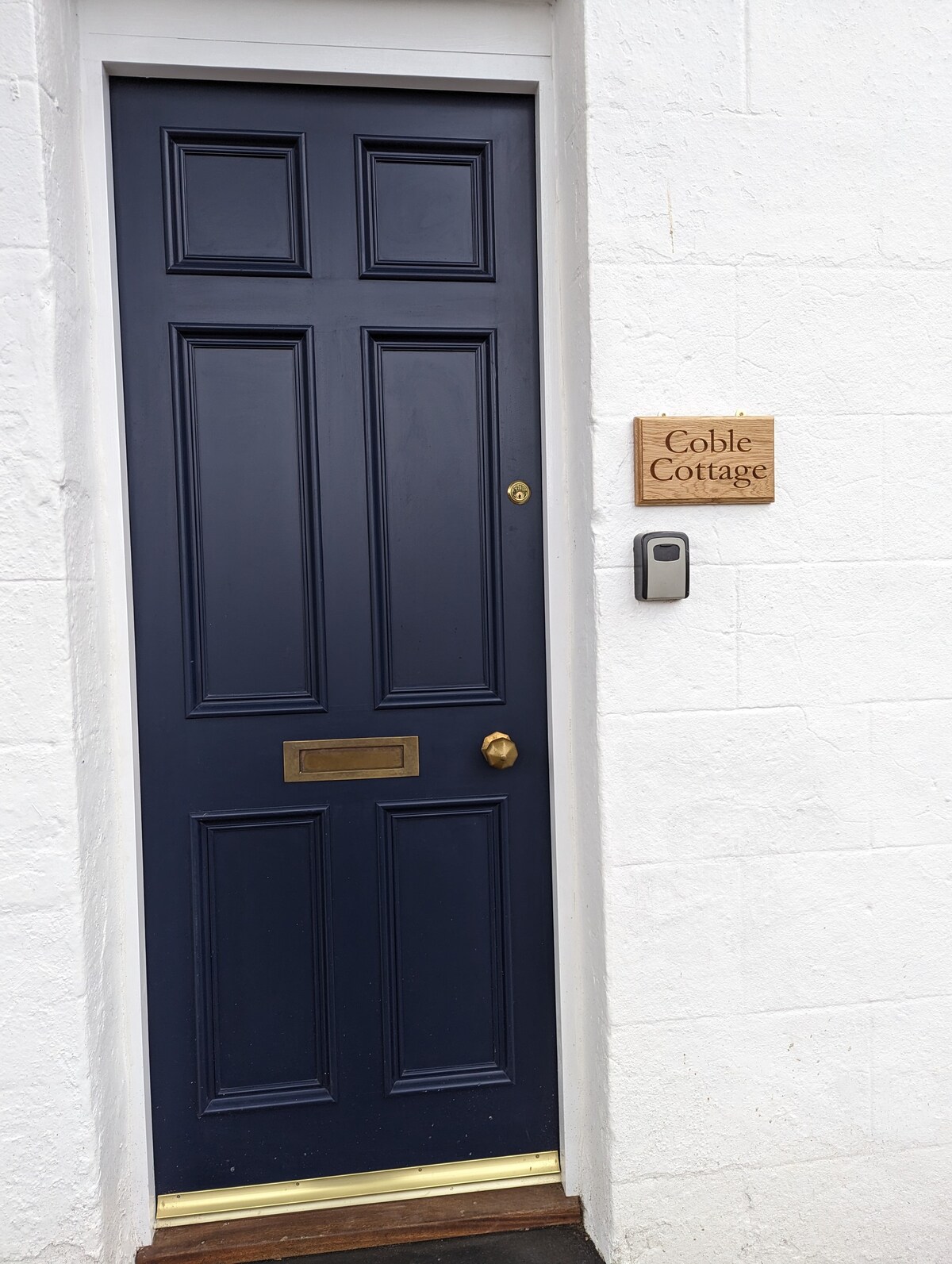 Coble Cottage. By the sea, family and dog friendly