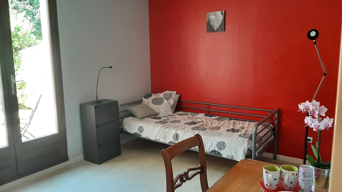 Chambre dans maison calme