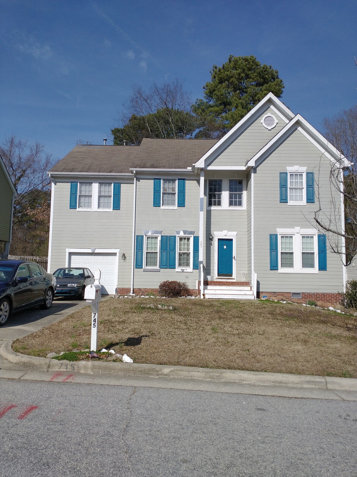 E Raleigh Master Suite in Neighborhood Home