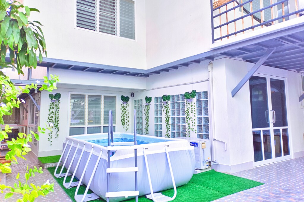 Getaway Villa Bangkok -4 Bedroom,6 Beds and 5 Bath