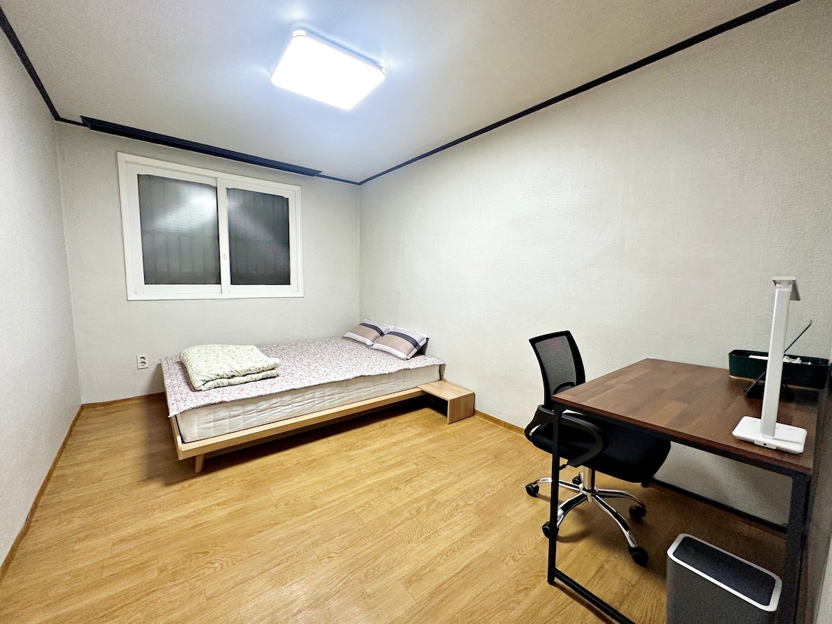 C101 Cheap & comfy stay in Seoul