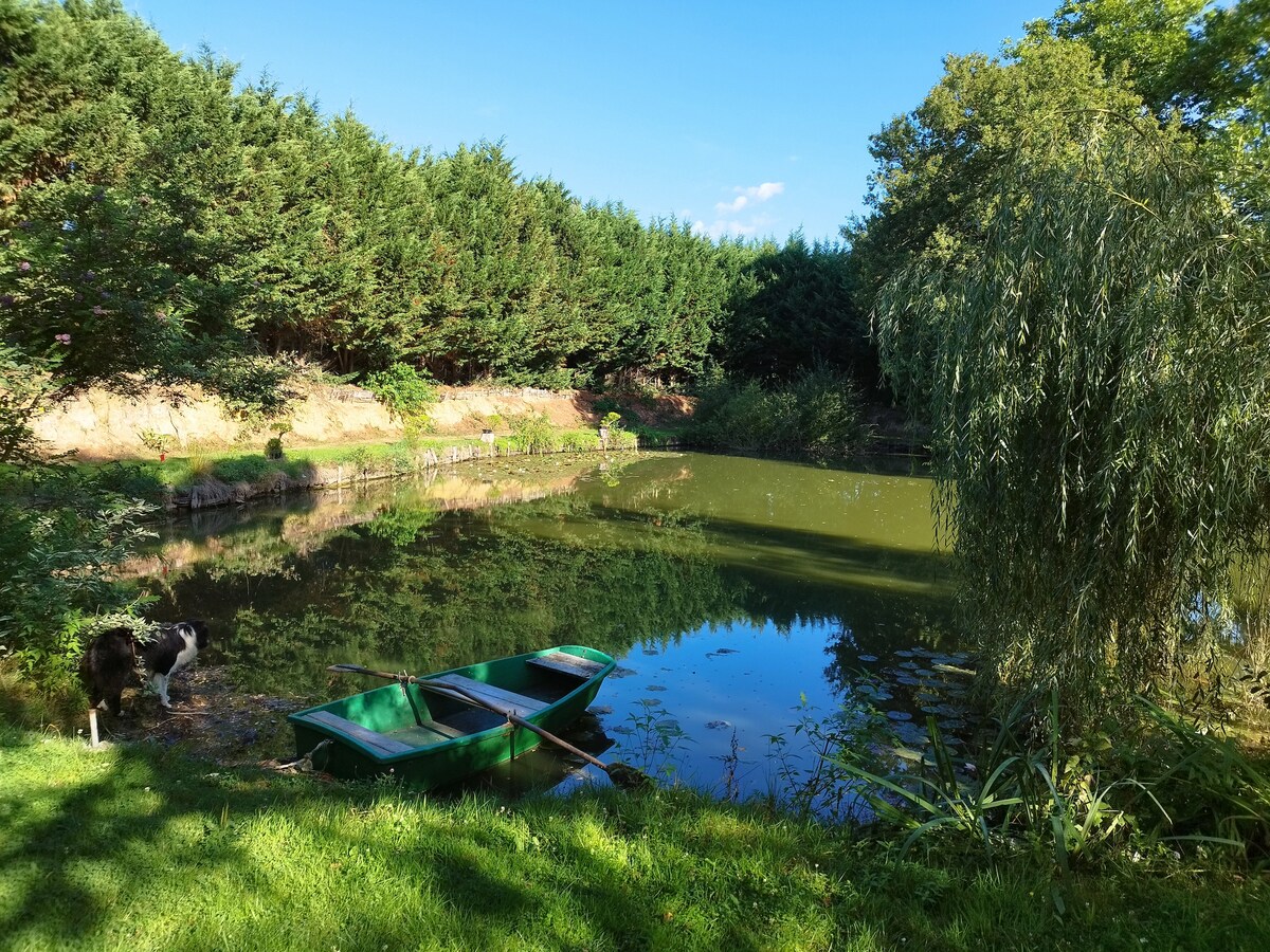 Chalet  avec etang