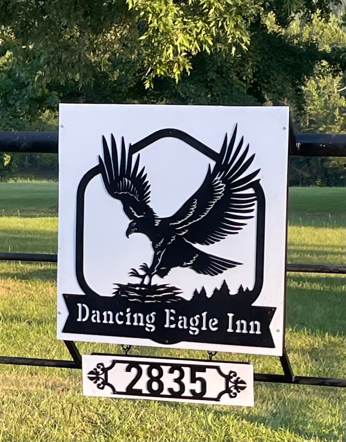 Dancing Eagle Inn on the Caddo River