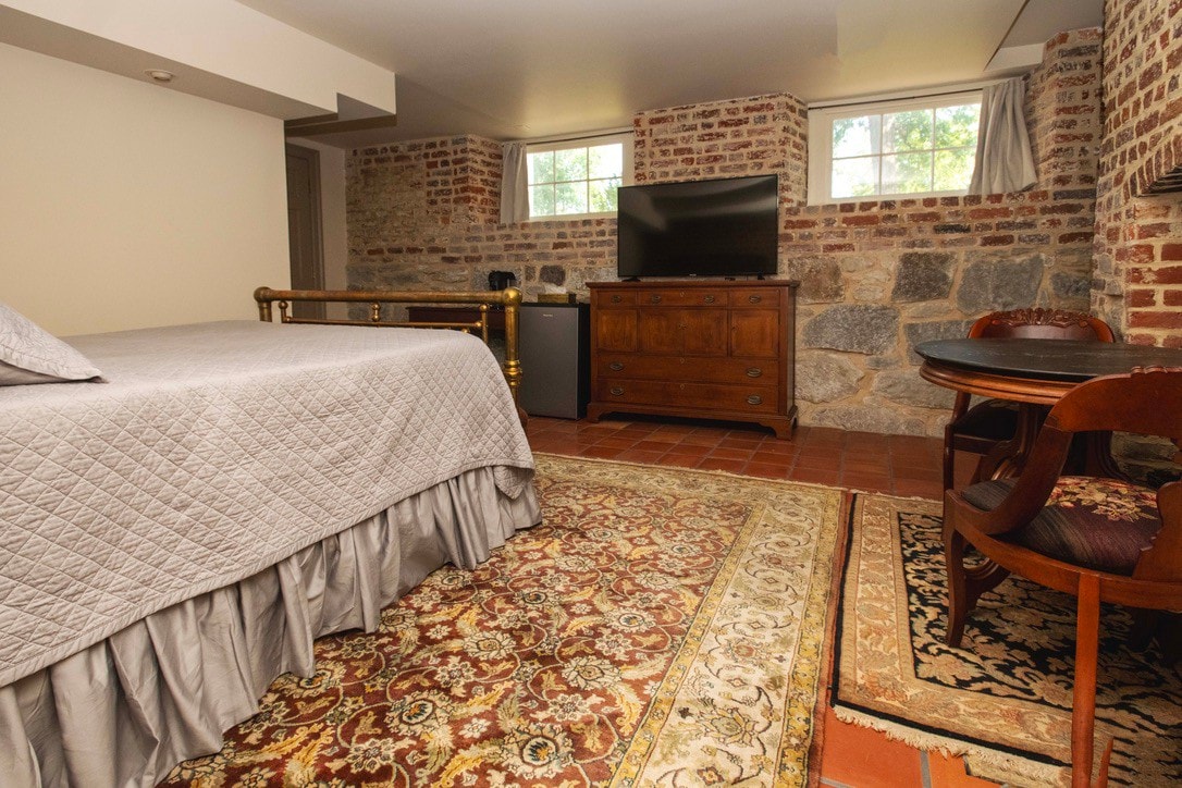 The Hearth Room - Strawberry Hill Petersburg