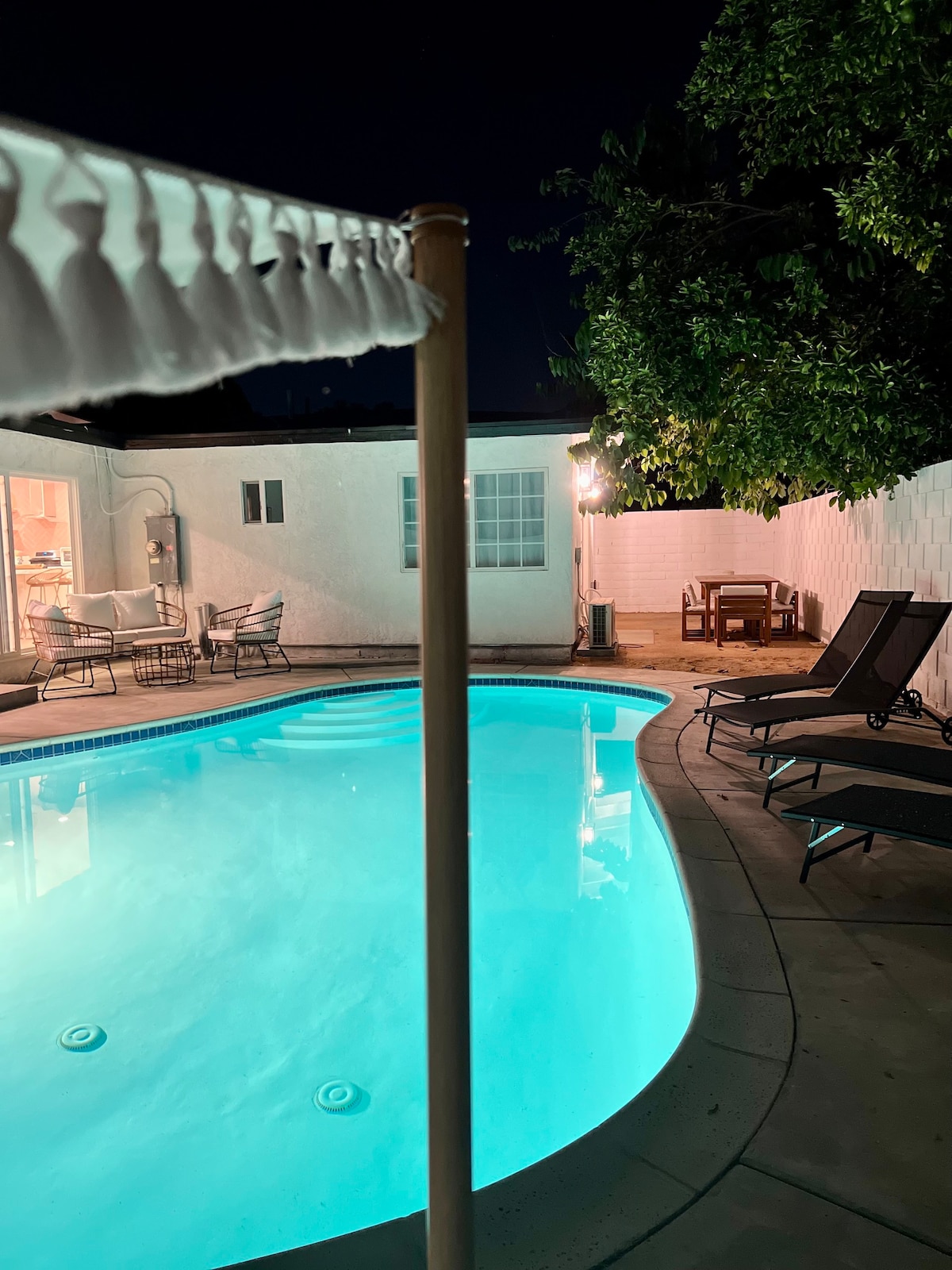 Family Oasis By Disneyland w/Pool, Fire Pit, Games