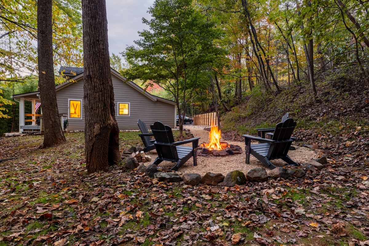 Cozy Mountain Cottage*Fire Pit*Front Porch Views