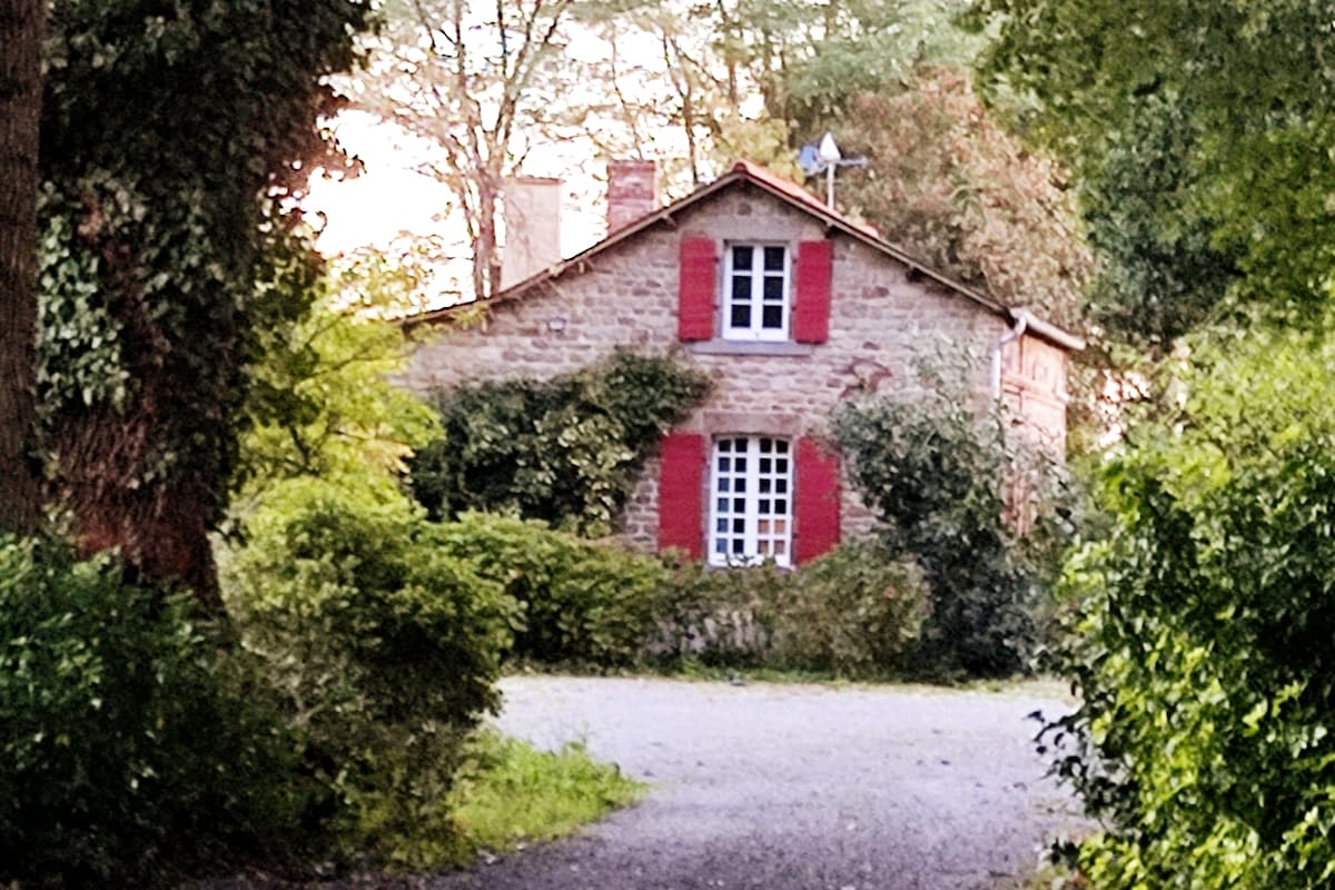 Maison de campagne avec étang