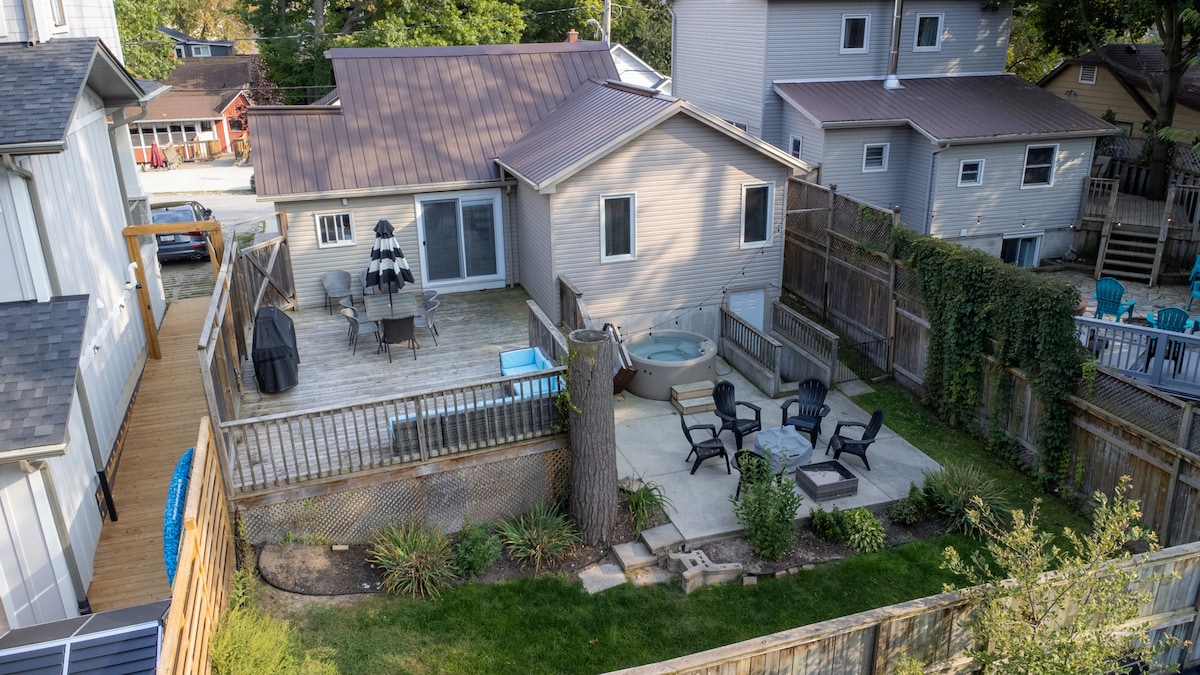 Lovely cottage in Grand Bend!