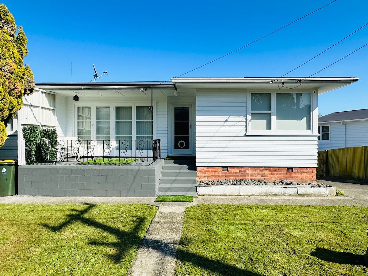 Spacious 4 bedroom House in South Auckland