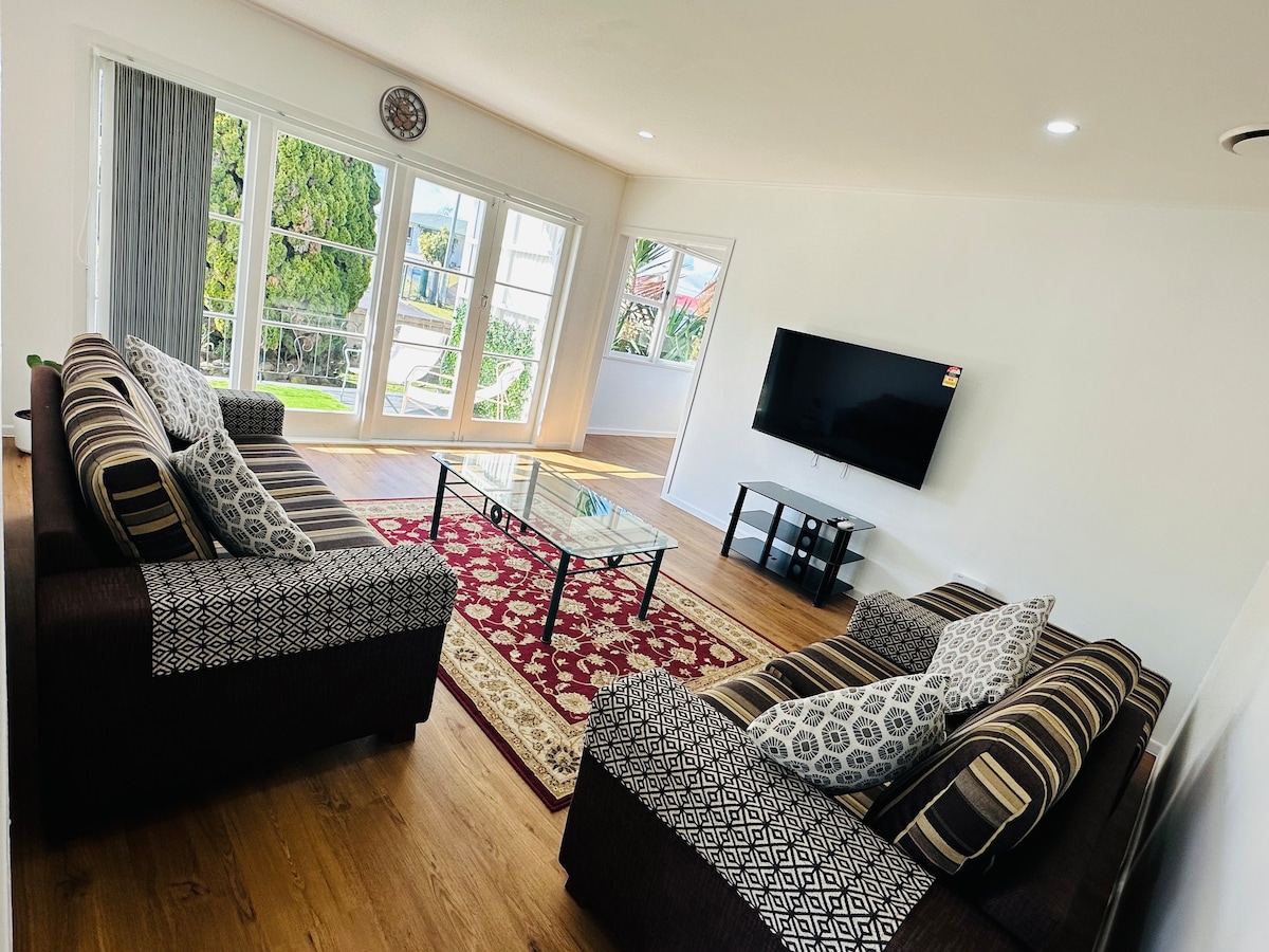 Spacious 4 bedroom House in South Auckland