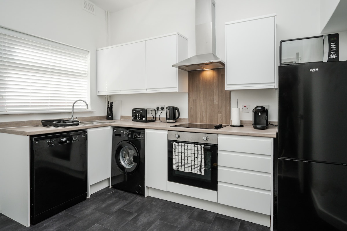 Dacy Lodge - Anfield Apartments