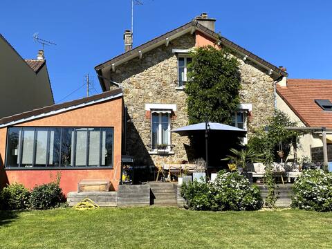 130m2 + garden + near Olympic sites