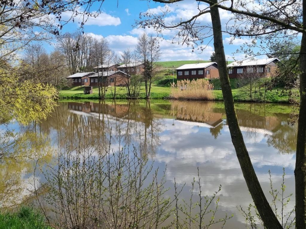 平房大池（ Bungalows U Pond ）