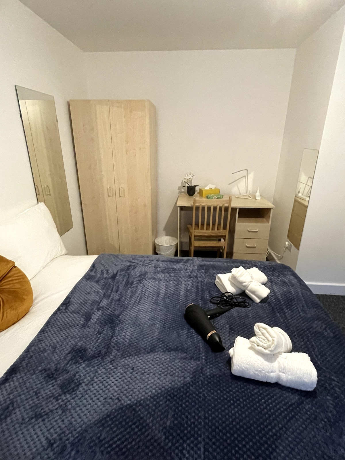 Private Triple Bedroom in Euston/Square (3)