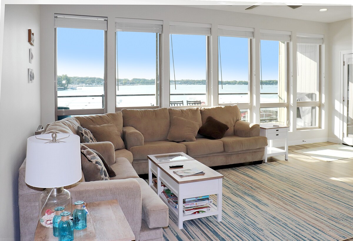 WaterFrontCondo!BridgesBay!Pet!Pools!4kingbedrooms