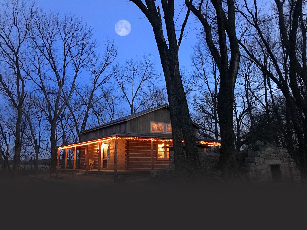 Flint Hills Double Delight: Fur N Feathers Lodging