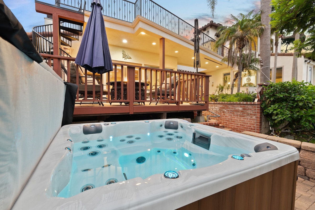 Jacuzzi Firepit Roof Deck: White Water Ocean Views