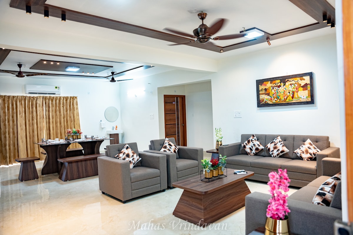 MAHAS Vrindavan by MAHAS Homestays-3BHK Flats (A/C