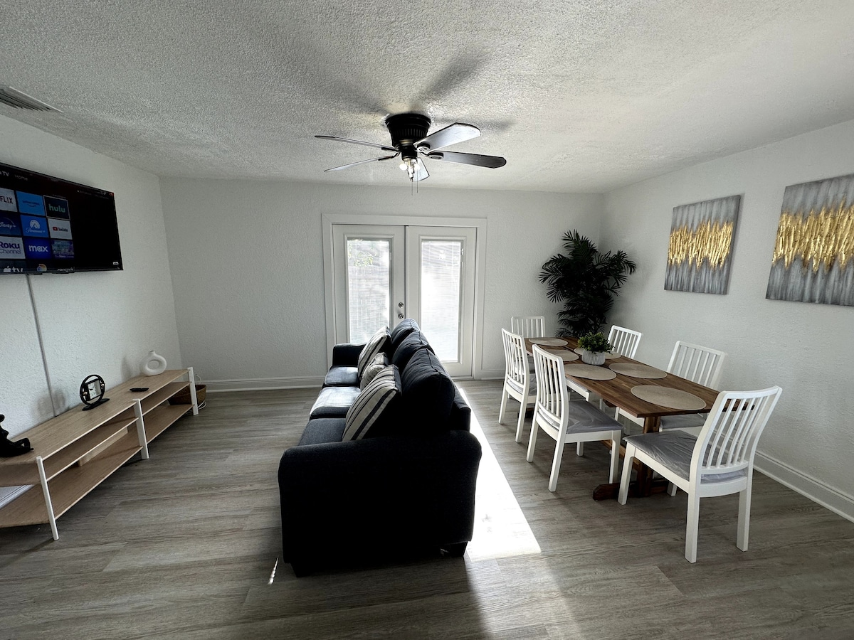 Spacious Hollywood Beach Place