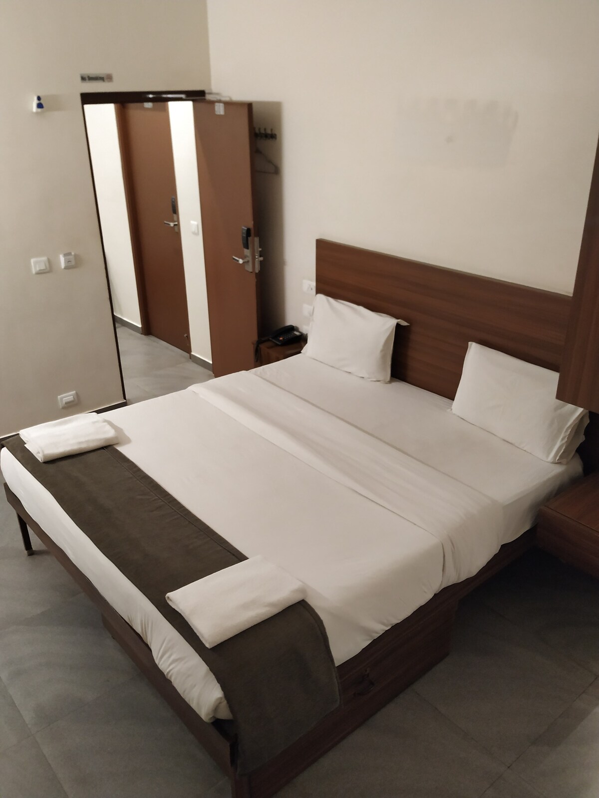 avea- Deluxe Room with Private Patio