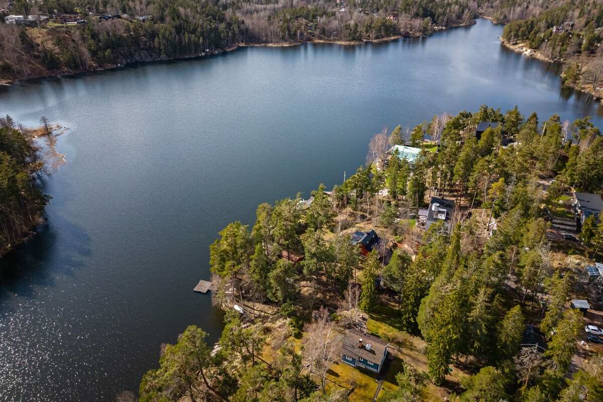 Mini Lake House Retreat