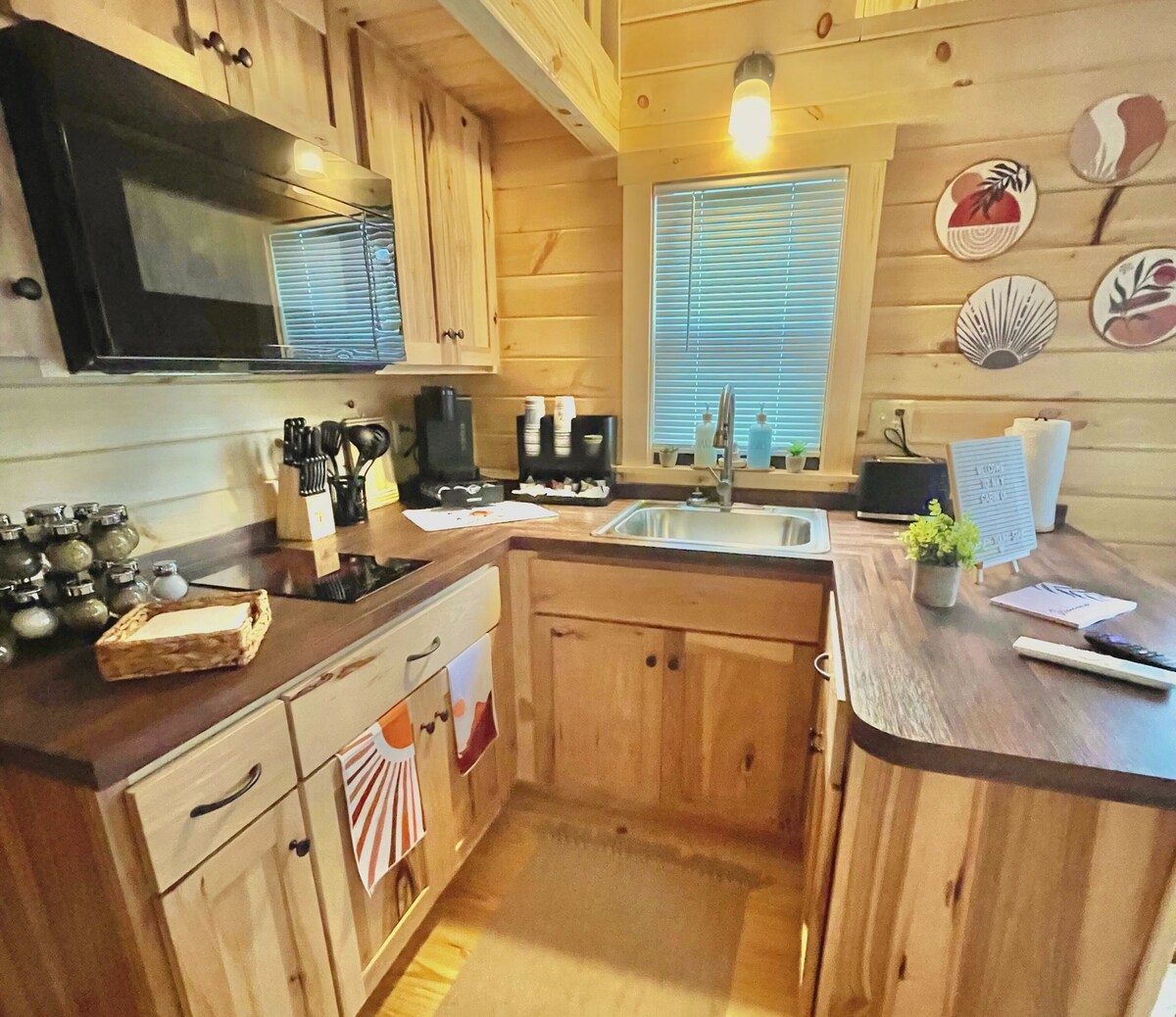 Charming Cabin near Ark Encounter with Loft