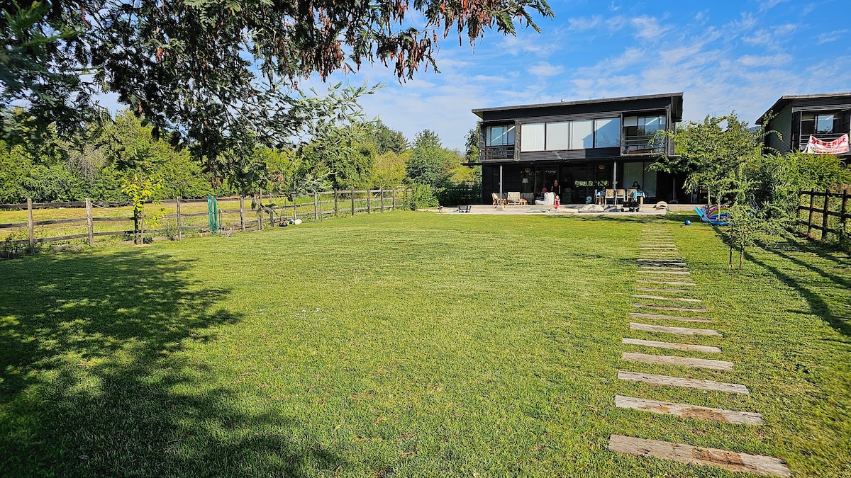 Casa a orillas del lago Colbún